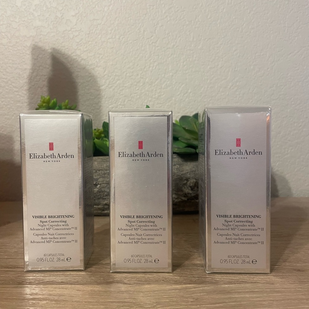 NWT NIB 60 pcs Elizabeth Arden spot correcting Night Serum Capsules silver